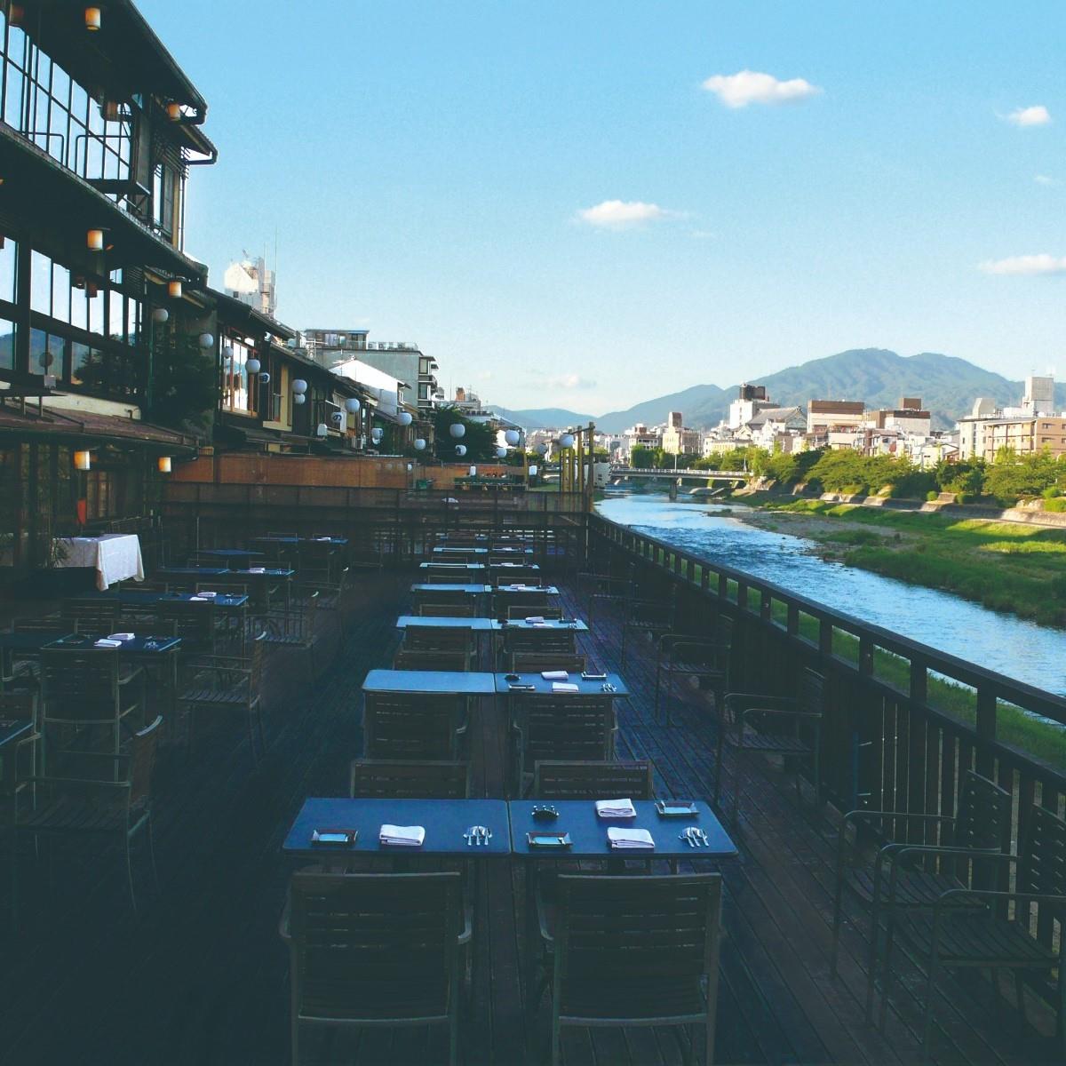 夏限定 鴨川沿いの解放感溢れる了以棟で、京都の夏の風物詩「川床」レストランがOPEN -公式・ベストレート保証 HOTEL VMG RESORTKYOTO鴨川・東山・岡崎