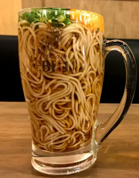 鹿児島県「稲庭風うどん 玉や」名物ジョッキうどん＆名古屋市「吉野屋」発明店主のピッチャー麺！？『オモウマい店』グルメLocipo Press