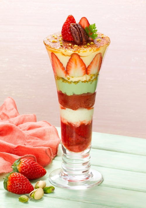 2022年3月ファミレス新いちごフェアデザート登場！期間限定 デザートまとめ紅茶とケーキ、ときどきゲーム