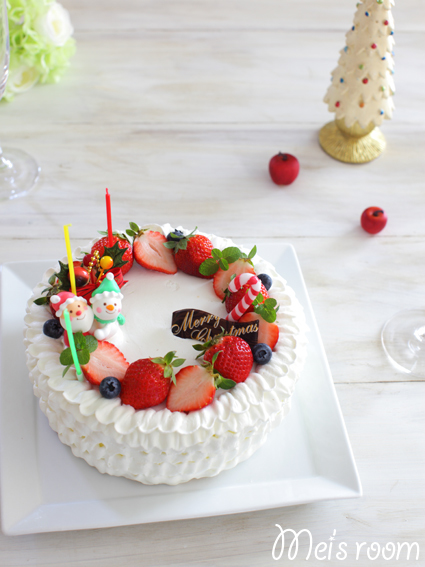 クリスマスケーキのチラシ主婦や学生が好む賑やかで幼すぎないデザイン