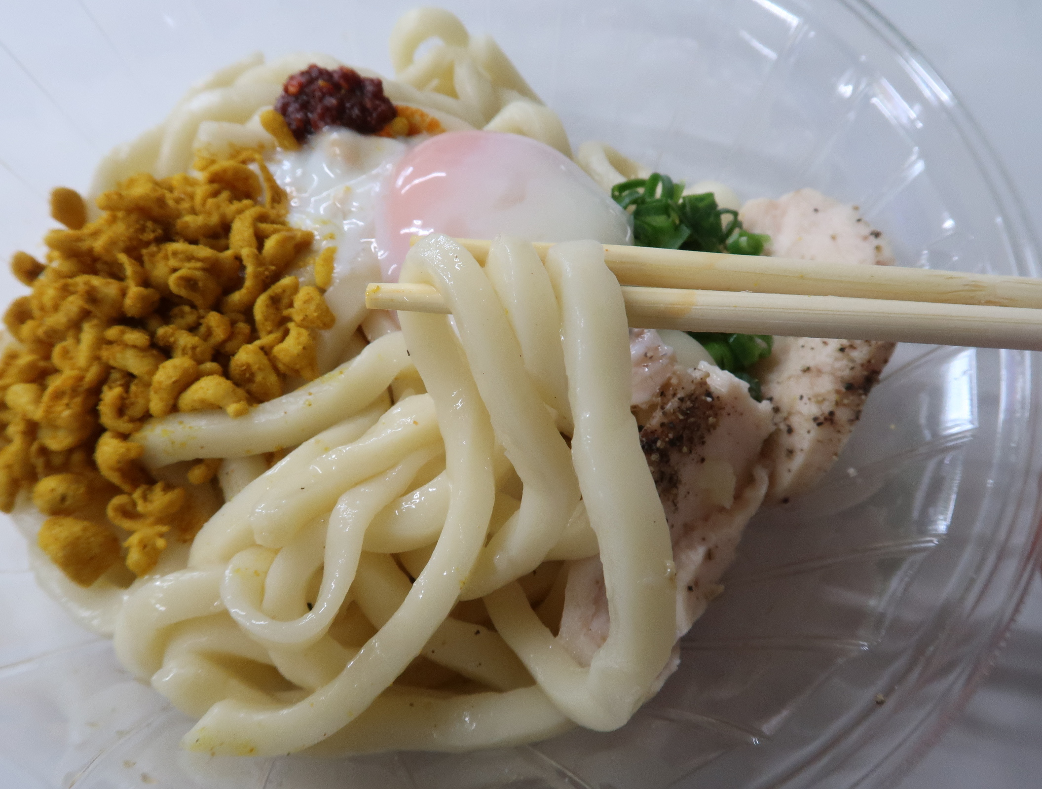 饂飩頑陣監修 冷し肉玉うどん カレーローソン 味のカスタマイズが出来ます!!いぬきちのコンビニ飯