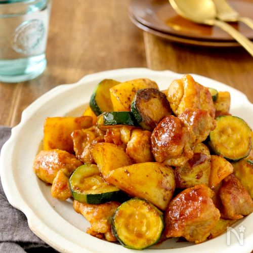 スパイスを使って30分で作る！「鶏ひき肉とズッキーニの和風カレー」作り方・レシピ。 - こにはめも