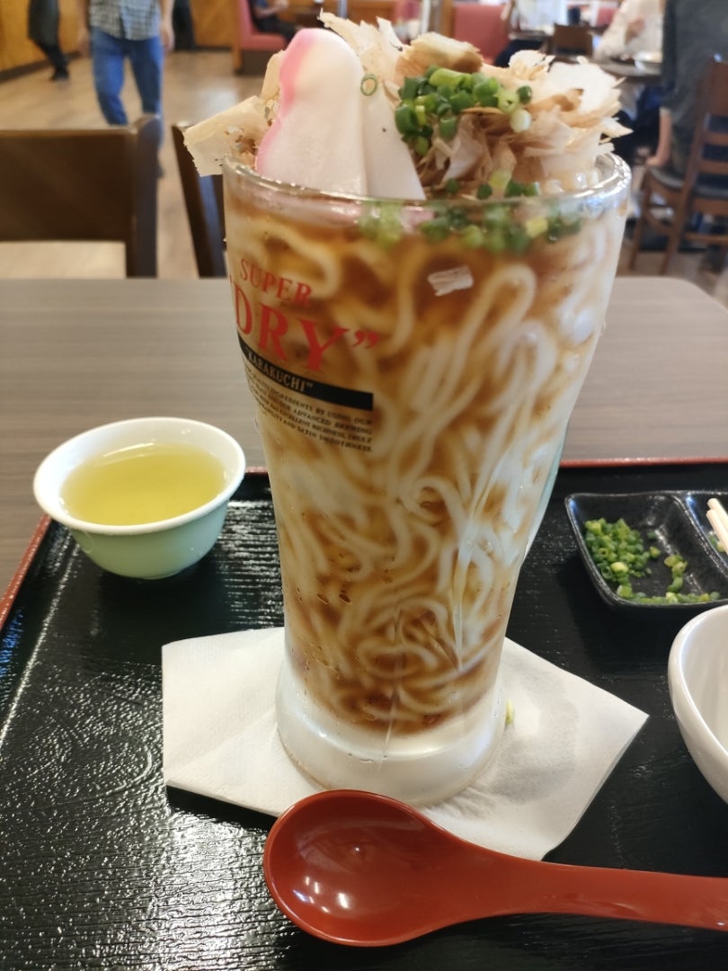 ジョッキやピッチャーで麺を提供 鹿児島と名古屋にオモウマいうどん屋マイナビニュース