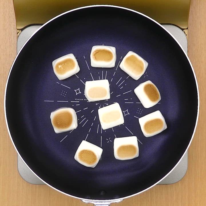 トースターで簡単！おしゃれスイーツ♪スキレットスモア