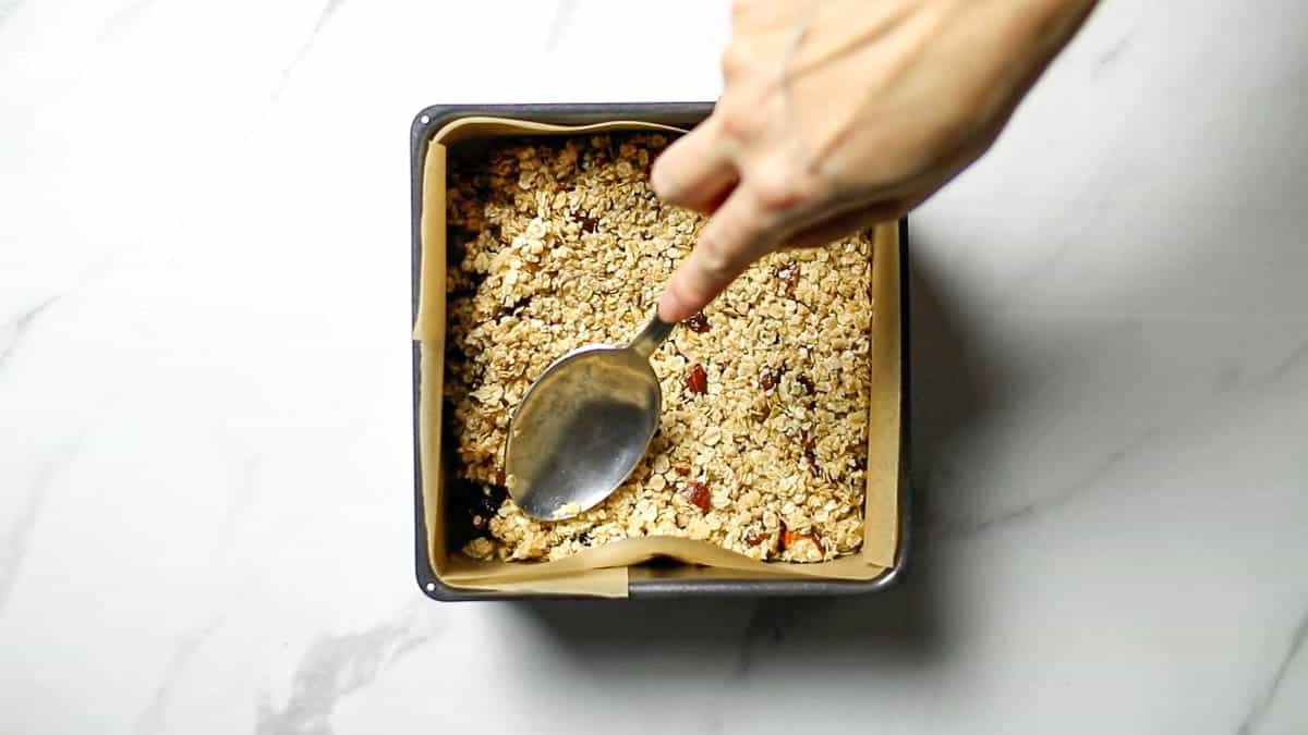 レーズンたっぷり ざくざくグラノーラバ