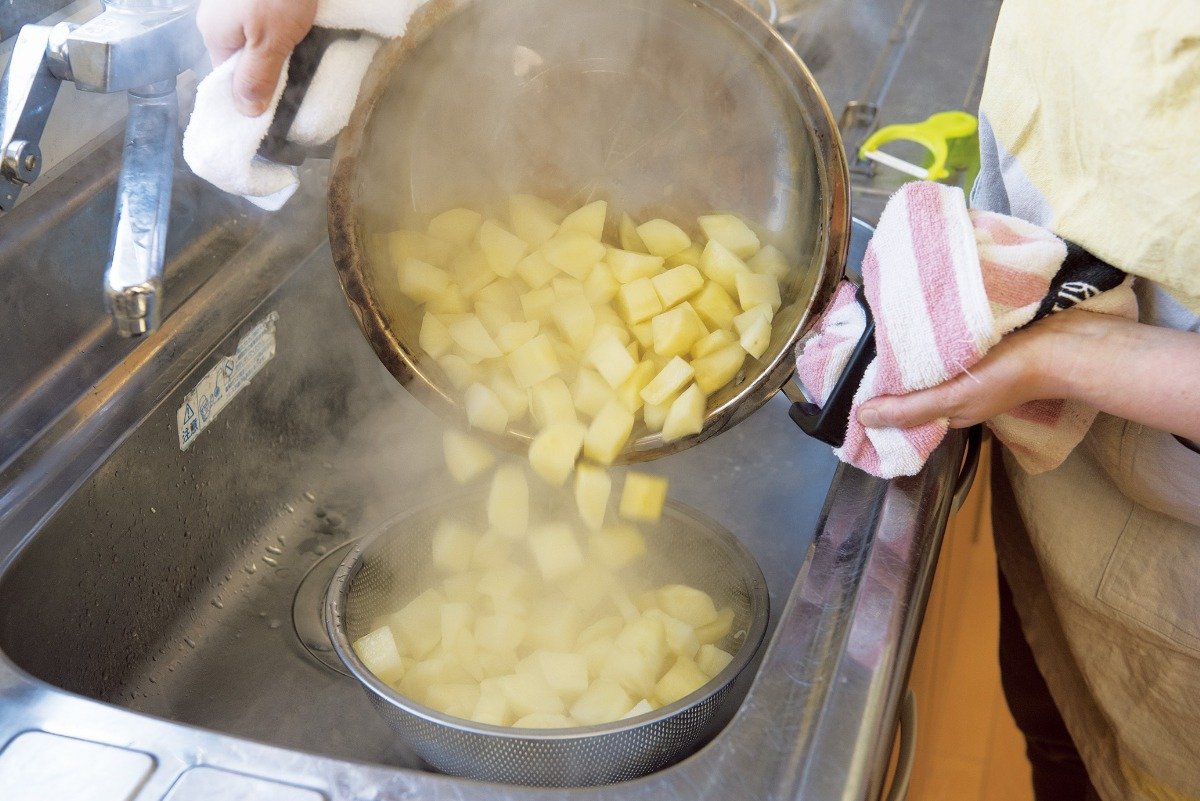 いももち を食べよう！北海道の素朴な郷土料理。その歴史と作り方、美味しいアレンジ方法を紹介 - NORTH DISH