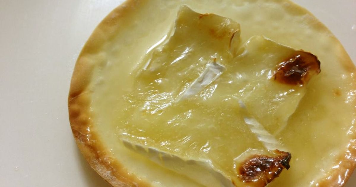 撮影集レシピカマンベールチーズの蜂蜜ロティ ご家庭で作れるレシピですので是非お試し下さい！キャプション丸ごとカマンベール を使った料理がだいぶポピュラーになってきました。チーズと蜂蜜の相性は説明不要ですね！レシピ・カマンベールチーズ 1つ