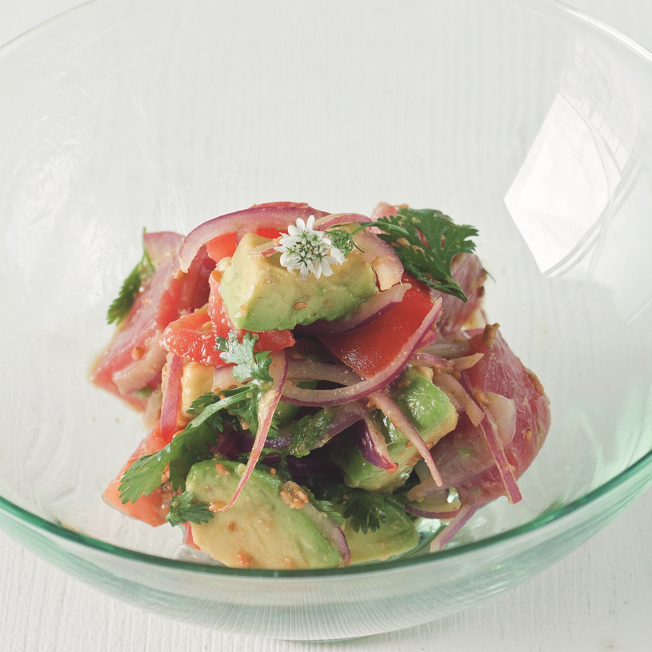 アボカドとまぐろのポキ丼