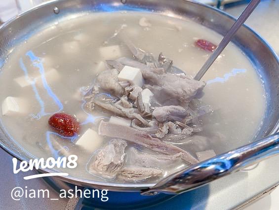 御徒町の羊肉串専門店 羊不同烤小串の美味しさ