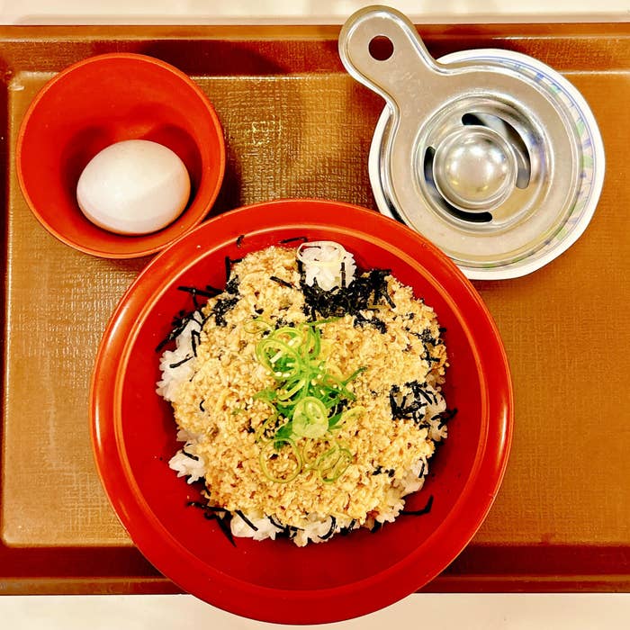 すき家で「とりそぼろ丼」を注文してみた 進撃のグルメ- エキスパート - Yahoo!ニュース