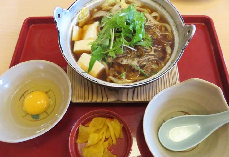 すき焼き×しめ×うどん 簡単＆絶品レシピ！雑炊などおすすめアレンジも紹介食・料理オリーブオイルをひとまわし