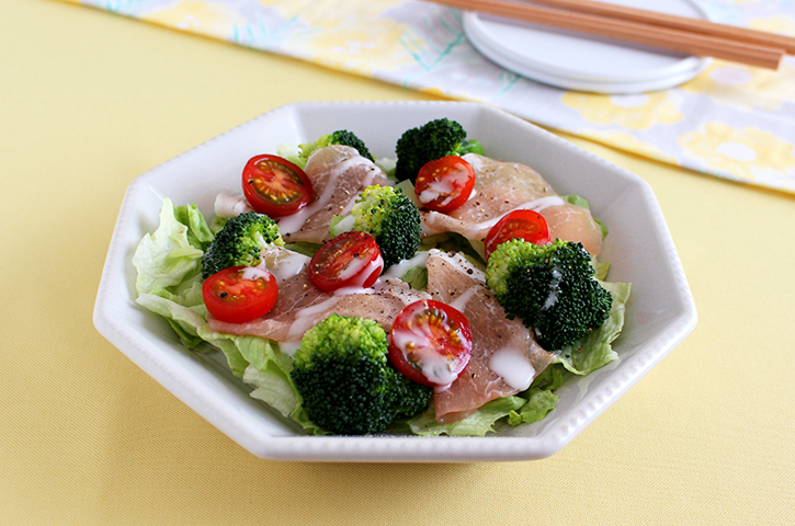 デパ地下サラダ『生ハムとブロッコリーの半熟卵サラダ』