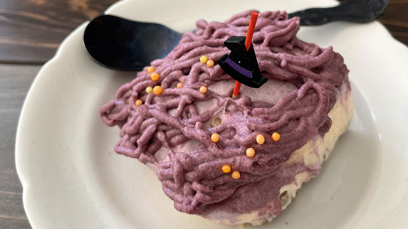 紫いもクリームのハロウィンデコレーションケーキ