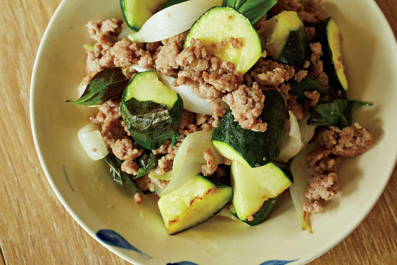 ズッキーニ, 玉ねぎ & 豚ひき肉 の レシピ