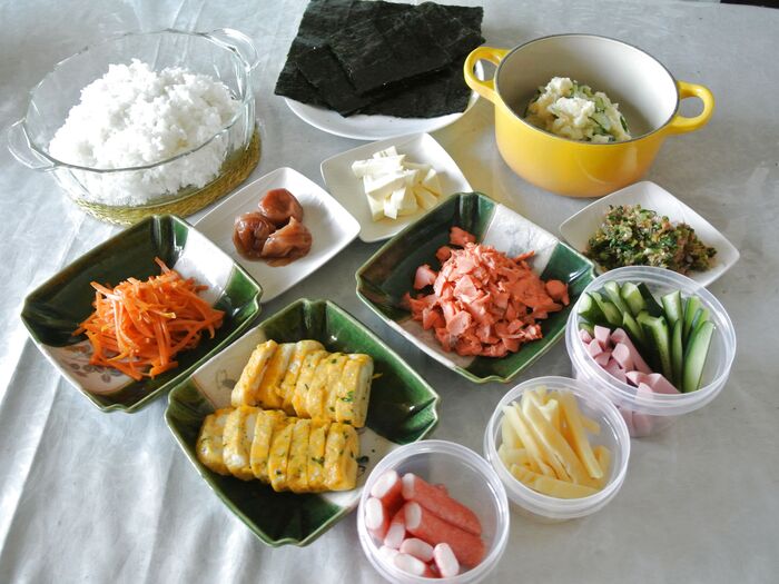 和風「おにぎり 変わり種の具材」あったかキッズ