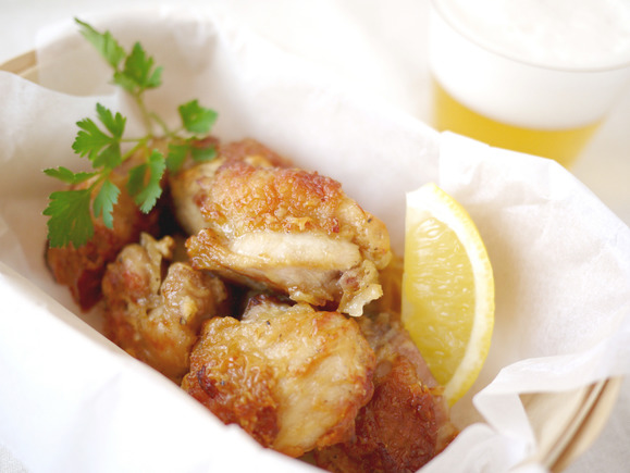 ノンフライヤーで揚げ物がもっとヘルシーに！？電子レンジとの健康比較、徹底解説