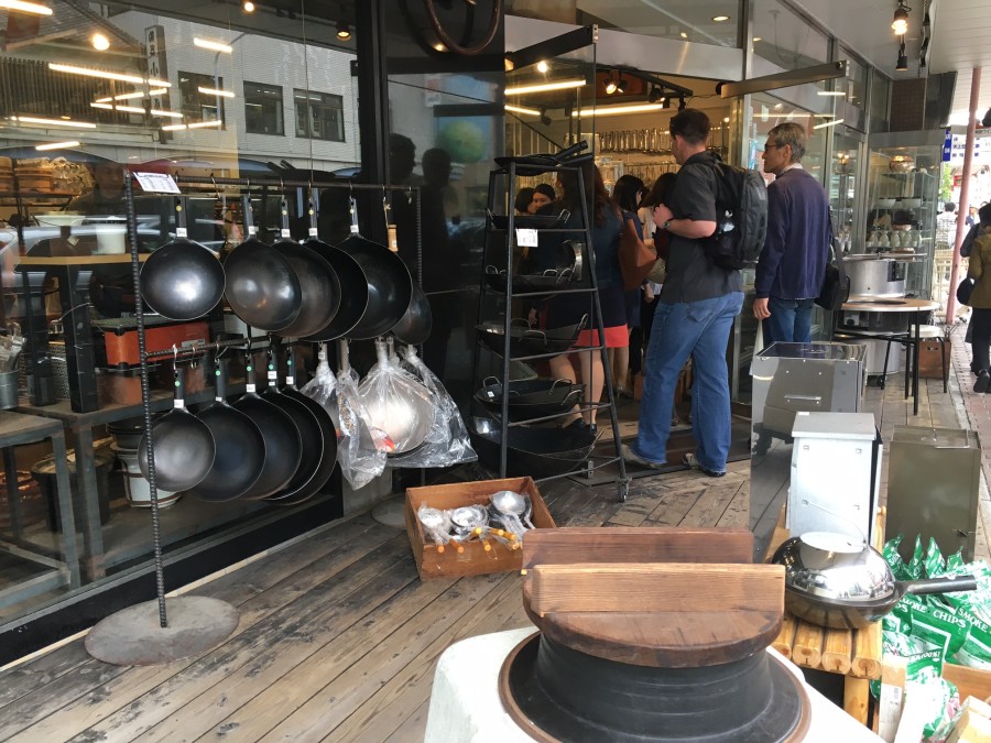 高温で調理時間も短く 長く使える鉄フライパン3選 - 日本経済新聞