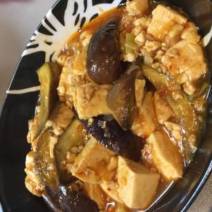 きのこがヘルシー！ 肉なし麻婆豆腐