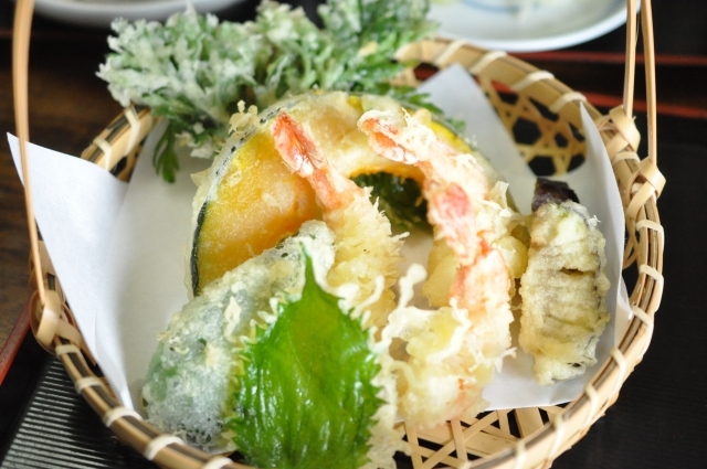 天ぷら籠の写真素材 - PIXTA