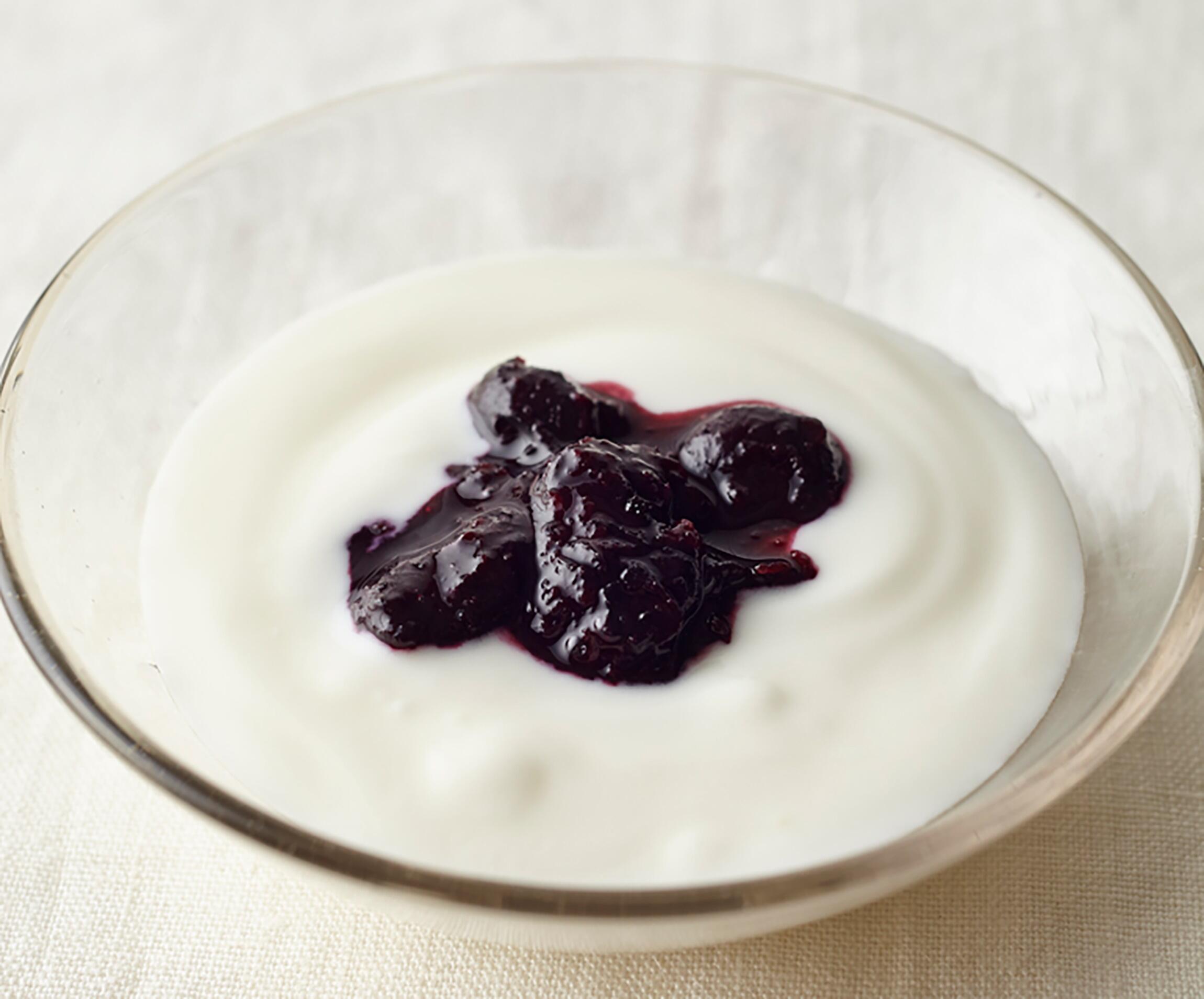 牛乳の大量消費に！ミルキーなブルーベリームース