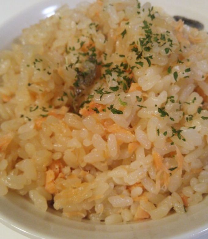 バター香る塩鮭とコーンの炊き込みごはん