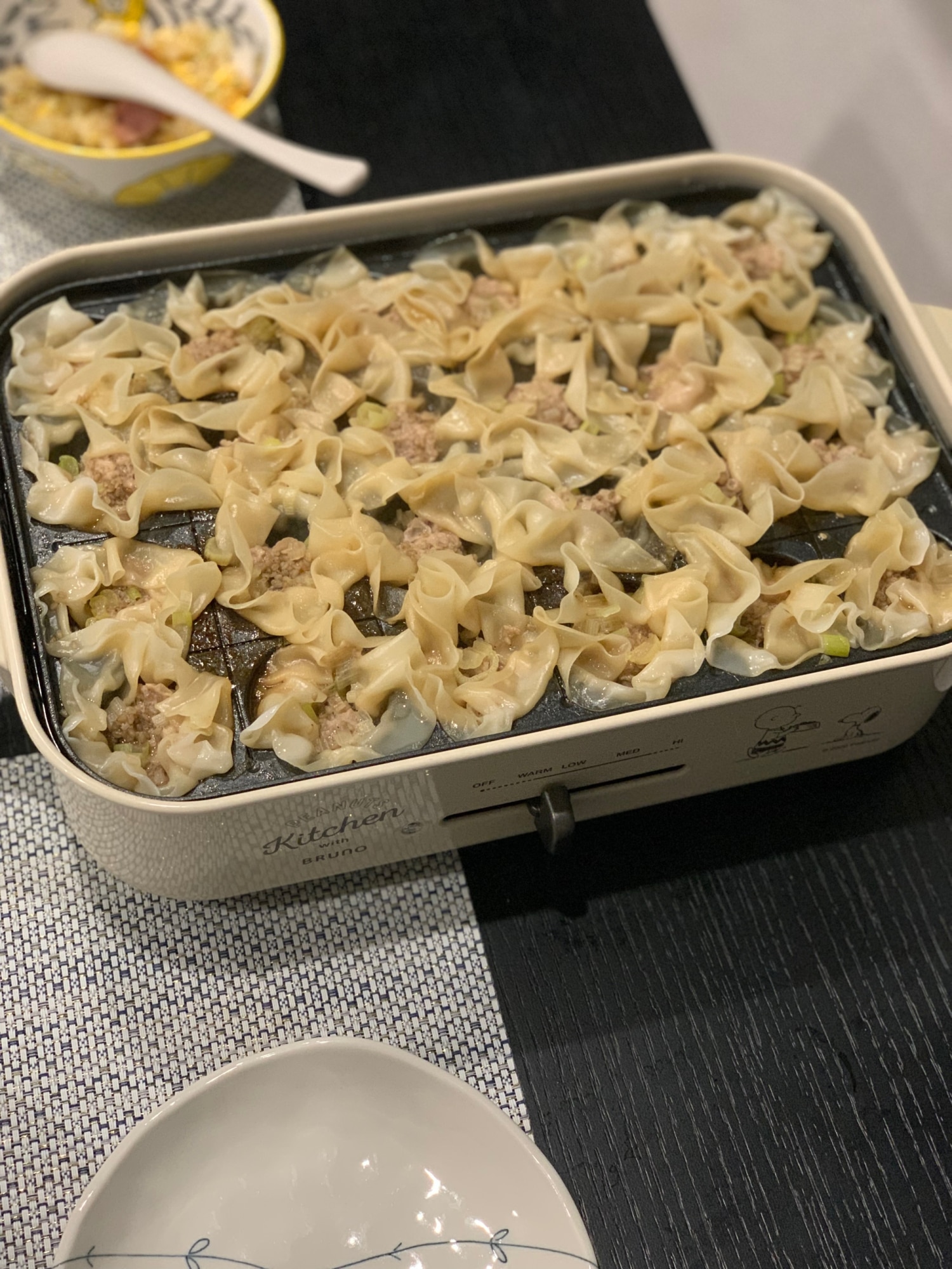 お家で作れる 「ホットプレートで焼き小籠包」の作り方 よこやさとみ- クスパ