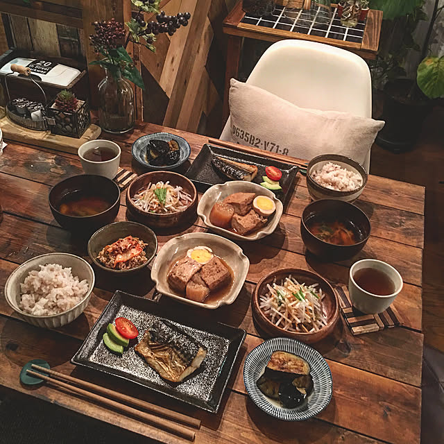 和食のテーブルセッティング。正しい配膳の仕方や基本的な食器を解説します。 – FAVORRIC