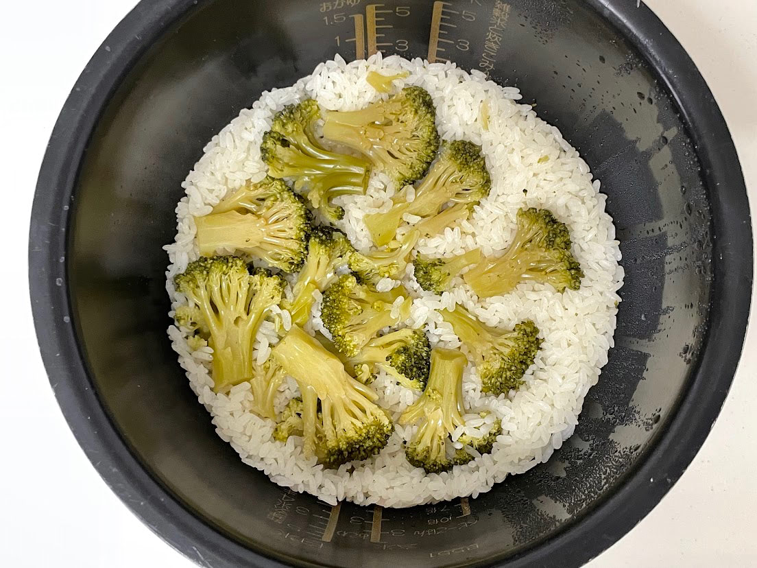 ラップの不満を解消！何度も使えて貼りやすいニトリの「シリコンラップ」マイ定番スタイルROOMIE ルーミー