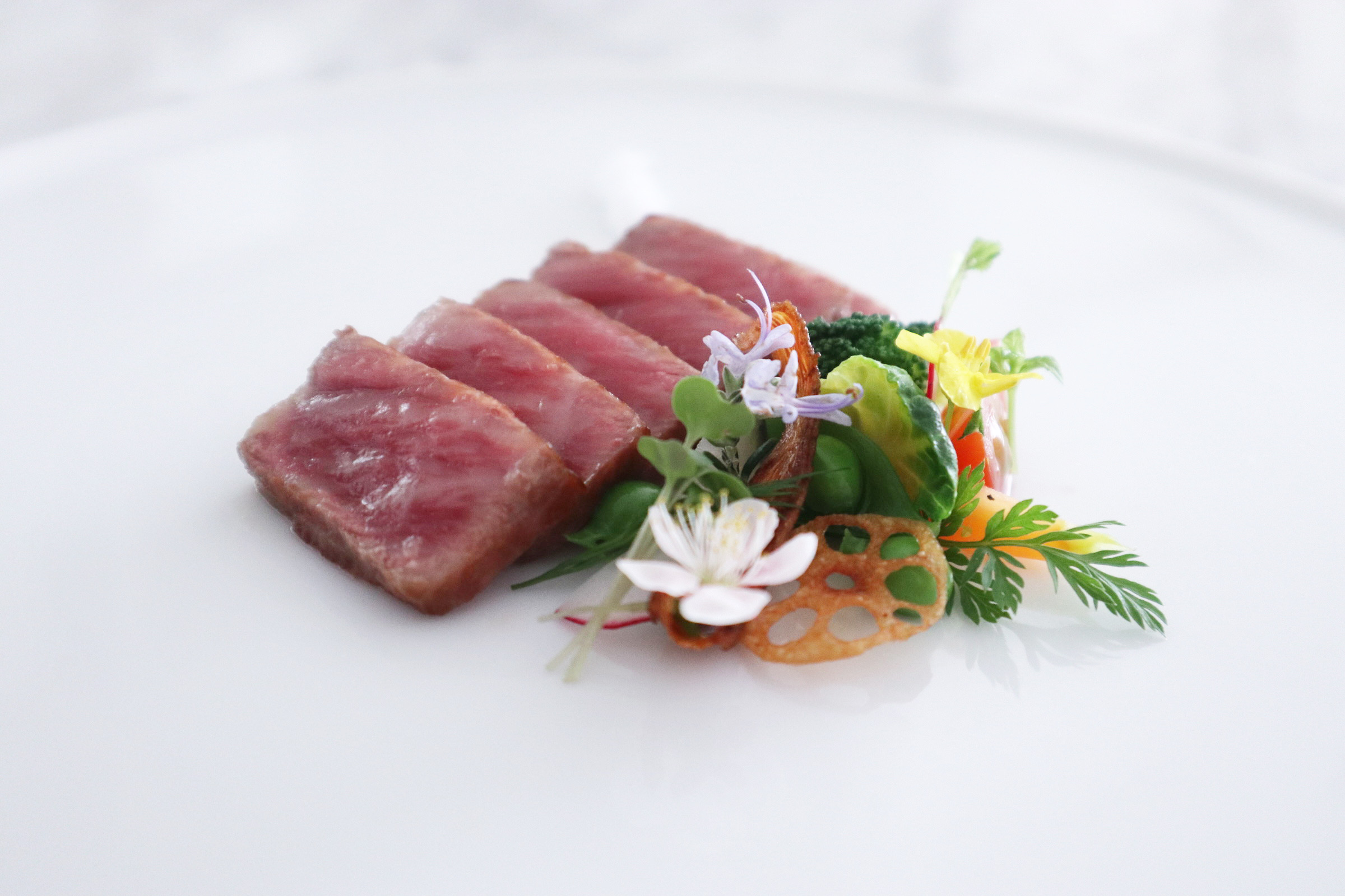 ご自宅で作れるフレンチのごちそう！ 家族が喜ぶ鶏・豚料理レシピ