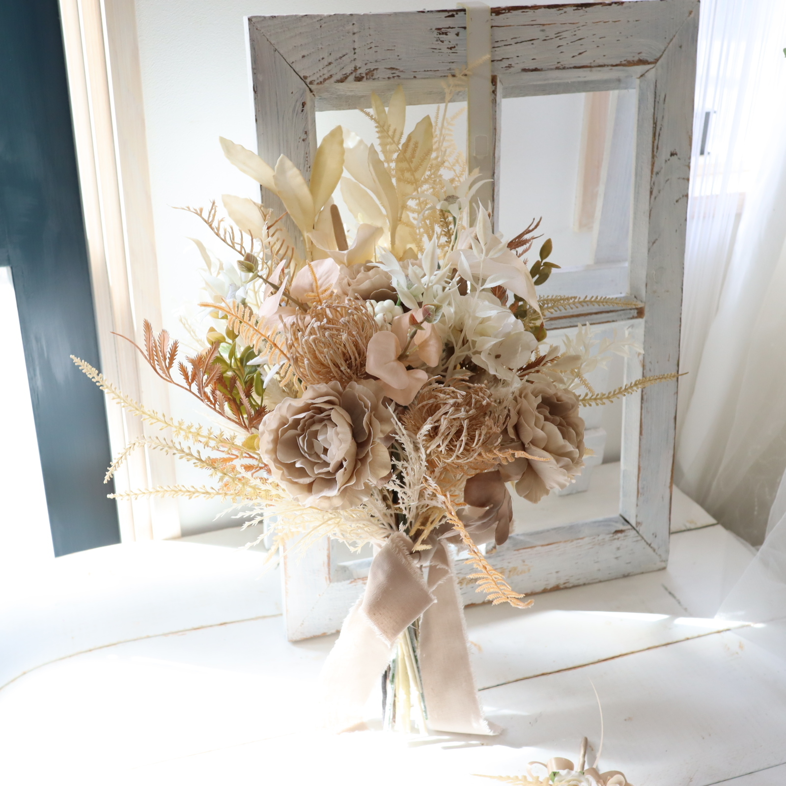 ドライフラワーのブーケは「永遠の愛」の象徴！結婚式や前撮りにおすすめな理由 – 土と風の植物園