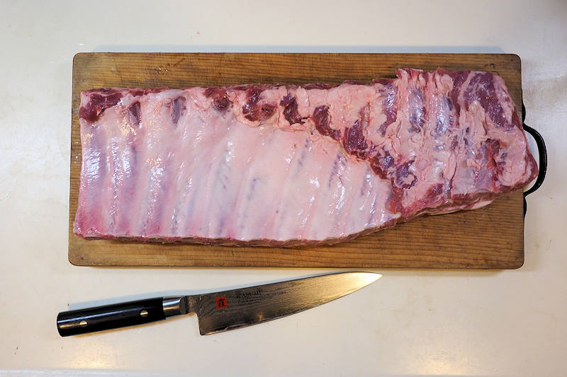 スペアリブ 2kg4～6枚 ジューシーな旨味たっぷりの骨付き豚バラ肉。冷凍ストックしておく
