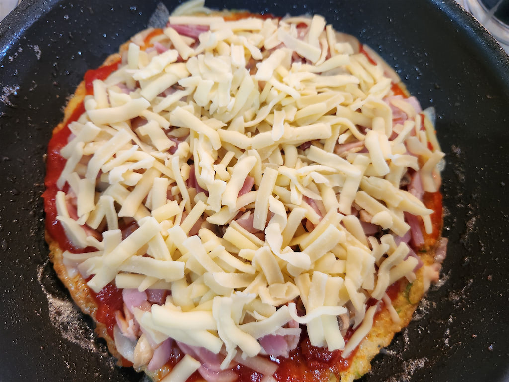 余った生地をリメイク ミニピザ