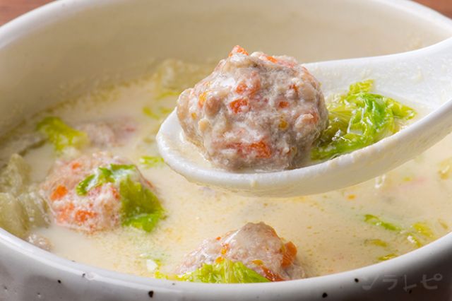 ごぼうとニラの鶏団子しょうゆスープ ぽかぽか♡食べ応え◎