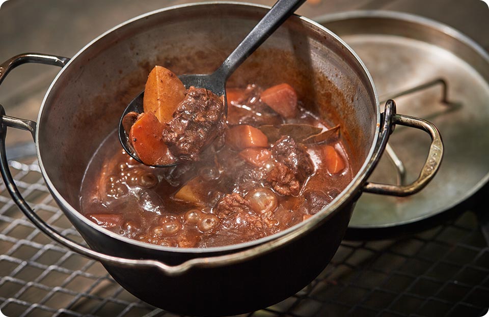 ごろごろ野菜のビーフシチュー - IZAMESHI