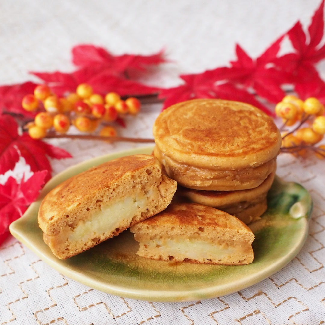 『フライパンで作れる！お家で今川焼き』,材料4個分, ----- 生地 -----, 薄⼒粉100g, ベーキングパウダー 3g, 砂糖20g, はちみつ15g, みりん小さじ1, 卵1個, 牛乳 100ml, こしあん160g,手順 ,