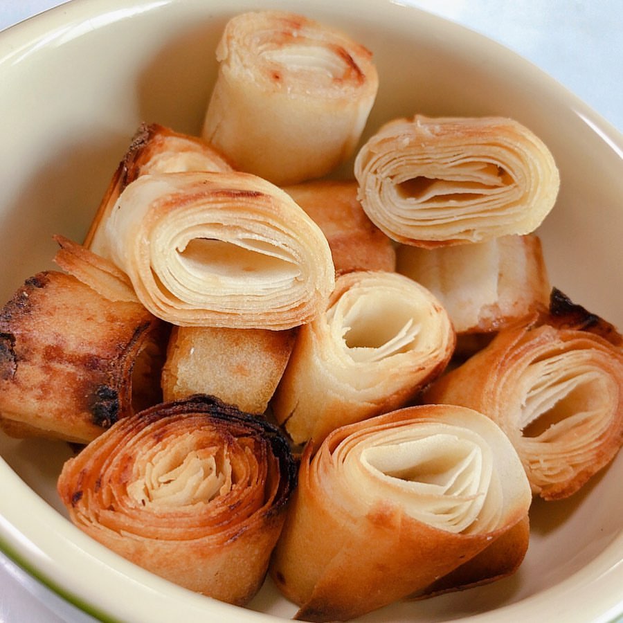 春巻きの皮で作る♪ パリパリソーセージ風