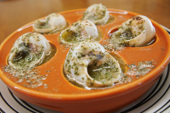 スペインバル ビール、ワインのつまみには「カタツムリ」をどうぞ。美味しくて爪楊枝が止まりません！！たびこふれ