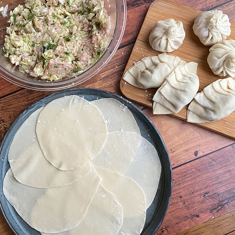 アツアツ絶品♡かんたん小籠包 餃子の皮で！蒸し器いらず