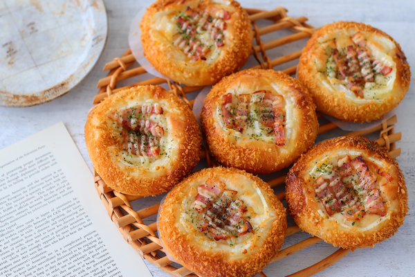 HBで簡単パン生地でお惣菜卵・コーンパン♪