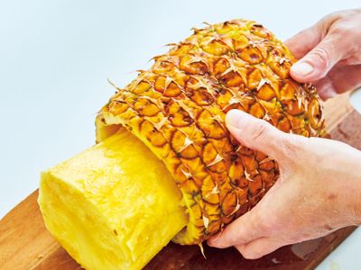 簡単！パイナップルの飾り切り♡