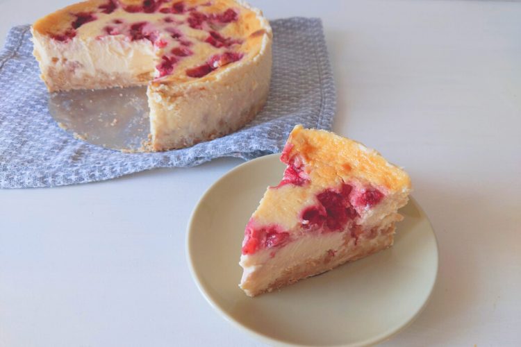 ミックスベリーといちごのスコップケーキ