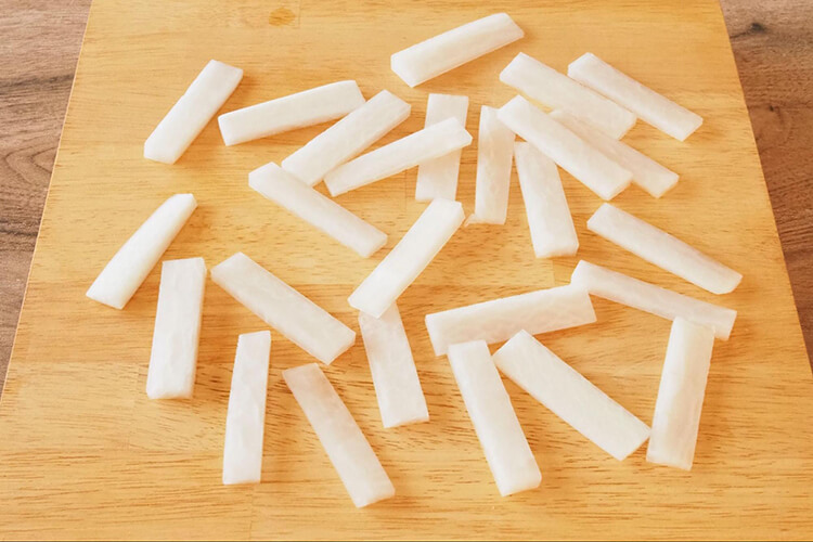 大根の短冊切り。基本の切り方！やまでら くみこ のレシピ