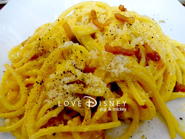 カンポ広場にある Baccanale へ！濃厚なカルボナーラを食べて元気とスマホをチャージ＜イタリアひとり旅11 ローマ＞気分はいつでも旅行客