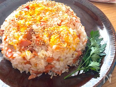 塩鮭で簡単鮭炒飯さけチャーハン