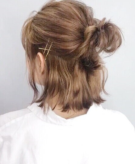 高めのお団子ヘアアレンジ動画の作り方