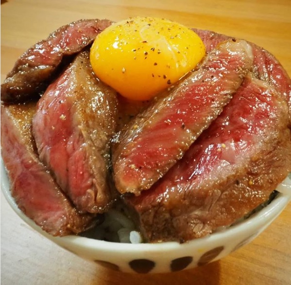 飯テロ注意！AIで作る、本物より美味しそうなご飯画像の世界松本佑太AIライティングコーチ毎日投稿を仕組みにする人