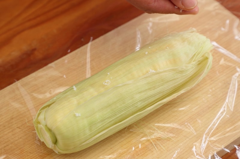 皮ごと簡単 とうもろこしを電子レンジで調理する方法。加熱時間の目安と保存のコツ。 - NORTH DISH