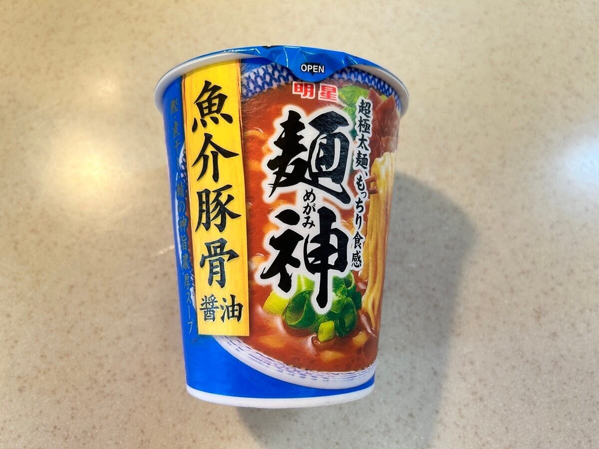 コンビニで買える名店コラボカップ麺で全国一周してみた 九州編- JJ