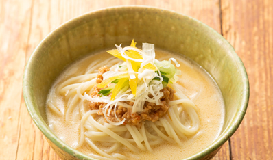 冷たいクリーミーな肉味噌うどん 写真素材7107538- フォトライブラリー photolibrary
