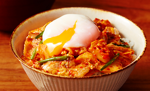 スタミナ満点！トロ〜り半熟卵の豚キムチ丼foodie_が投稿した記事Lemon8